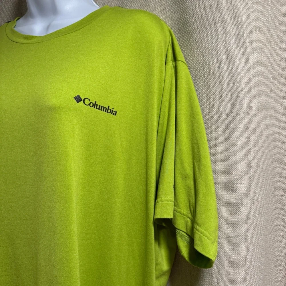 Columbia Men's Short Sleeve Active‎ T-Shirt Athletic Top Green